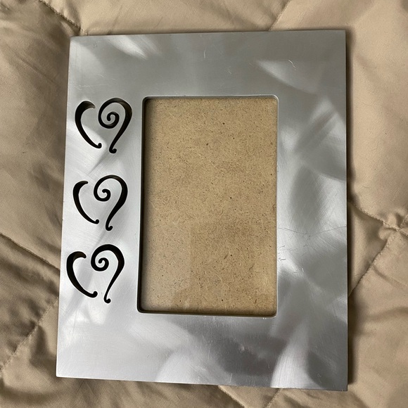 Pier 1 Imports Heart Design Photo Frame brushed silver toned - Picture 1 of 7